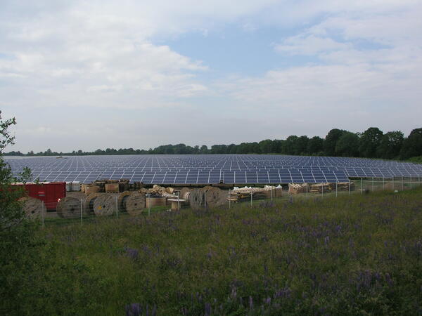 In Elmenhorst-Lanken entsteht auf rund 60 Hektar die größte Freilächen-Photovoltaikanlage Norddeutschlands